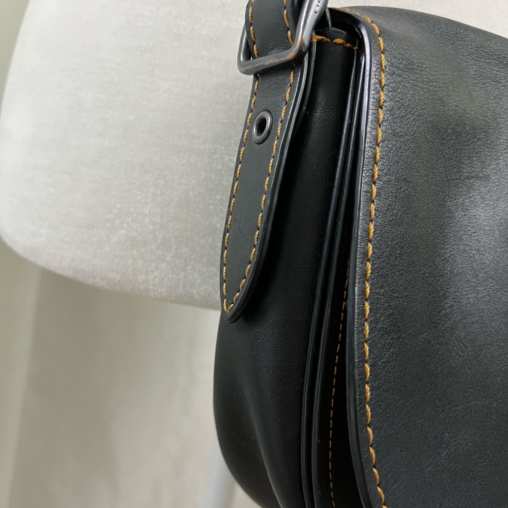 Classic Black Leather Saddle Crossbody Bag - Picture 2 of 12